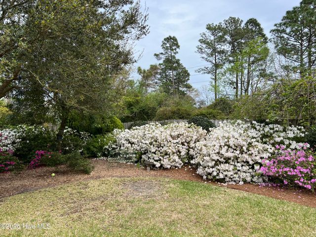 200 Greenwich Lane, Wilmington, NC 28409