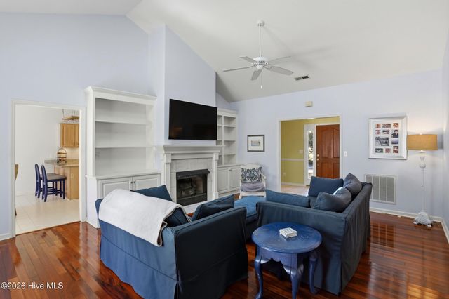 200 Greenwich Lane, Wilmington, NC 28409