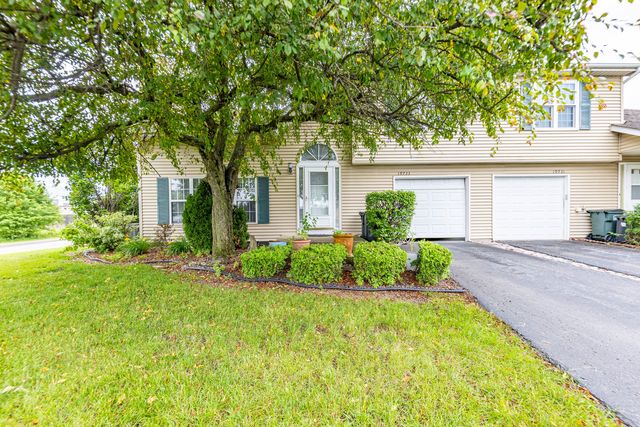 19733 S Edinburgh Lane, Frankfort, IL 60423