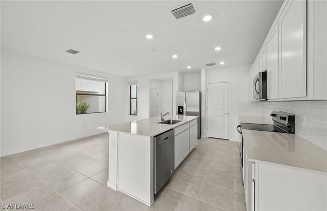 1572 Lake Jessup CIR, Cape Coral, FL 33909