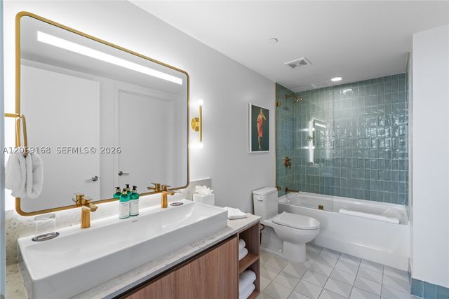 159 NE 6th St 2804, Miami, FL 33132