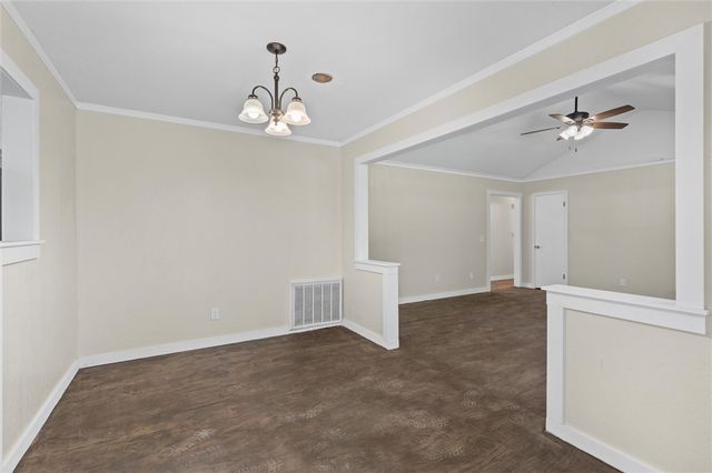 204 E Henson Avenue, Springdale, AR 72764