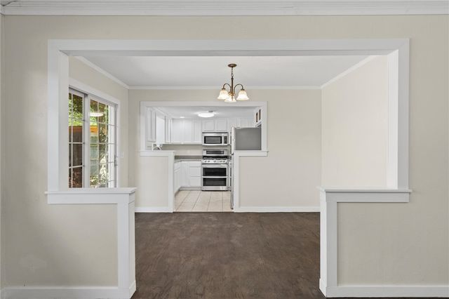 204 E Henson Avenue, Springdale, AR 72764