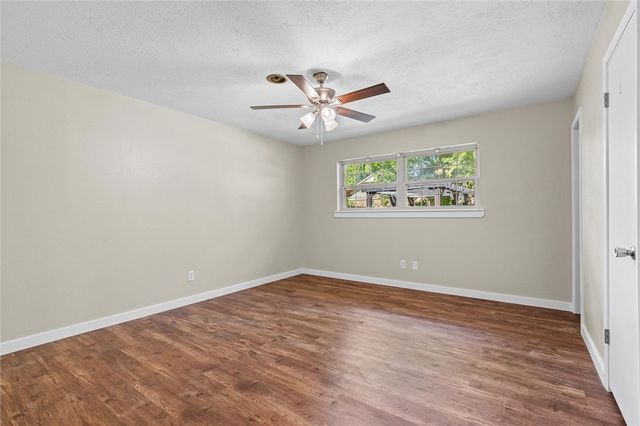204 E Henson Avenue, Springdale, AR 72764