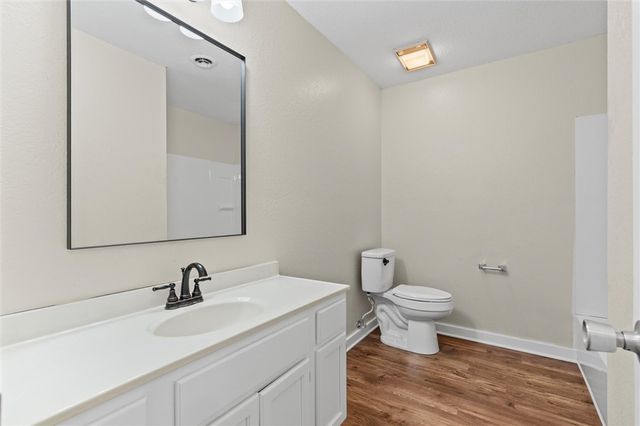 204 E Henson Avenue, Springdale, AR 72764