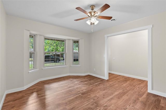 204 E Henson Avenue, Springdale, AR 72764