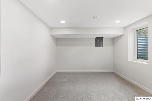 3532 N 39th Street, Omaha, NE 68111