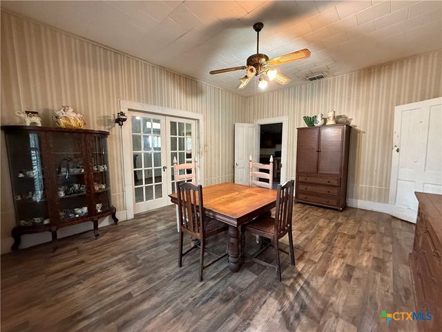 202 S Virginia Street, Port Lavaca, TX 77979