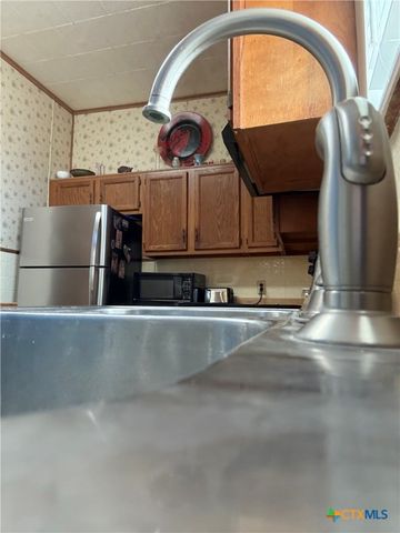 202 S Virginia Street, Port Lavaca, TX 77979