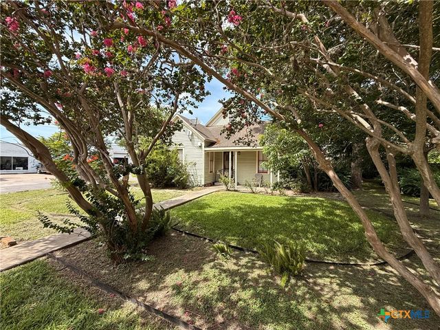 202 S Virginia Street, Port Lavaca, TX 77979
