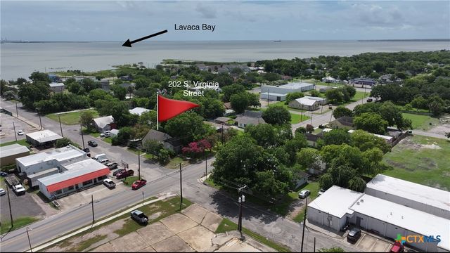 202 S Virginia Street, Port Lavaca, TX 77979