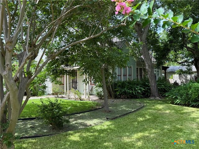 202 S Virginia Street, Port Lavaca, TX 77979