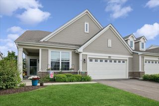 605 N Falls Circle, Pingree Grove, IL 60140