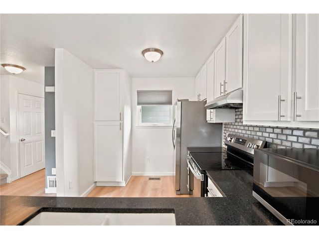 9687 Eagle Creek Pkwy, Commerce City, CO 80022