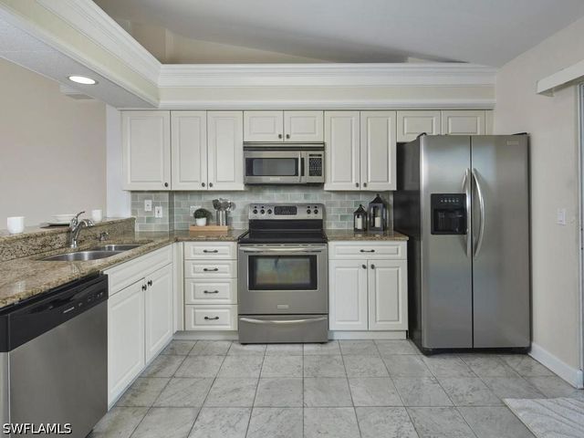 267 Quail Forest BLVD 209, Naples, FL 34105