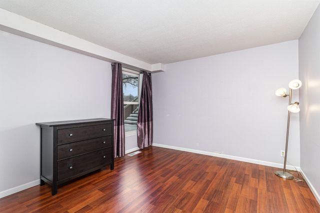 6423 Colony Way 1J, Edina, MN 55435