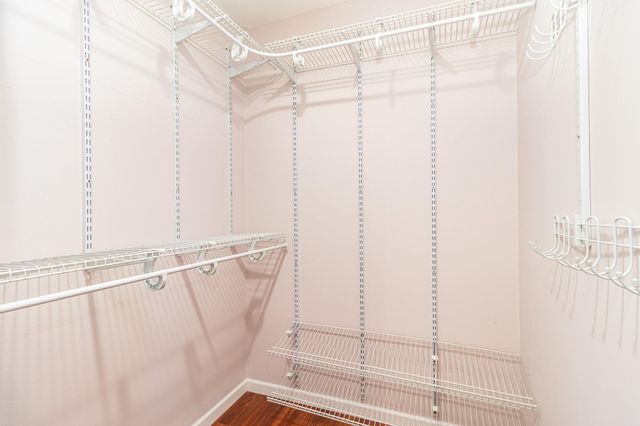 6423 Colony Way 1J, Edina, MN 55435