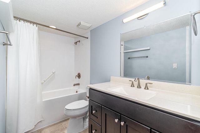 6423 Colony Way 1J, Edina, MN 55435