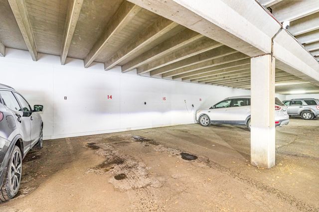 6423 Colony Way 1J, Edina, MN 55435