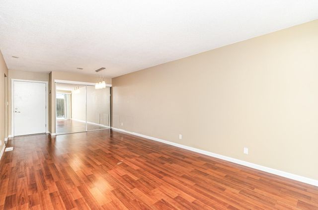 6423 Colony Way 1J, Edina, MN 55435