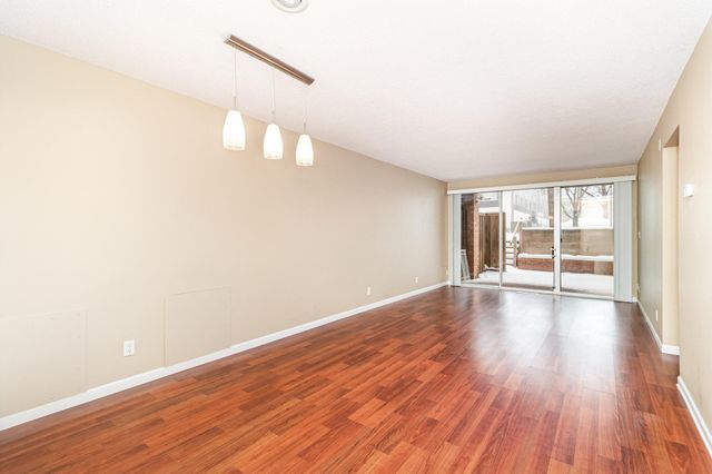 6423 Colony Way 1J, Edina, MN 55435