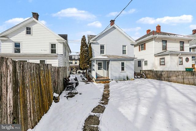 348 E DERRY RD, Hershey, PA 17033