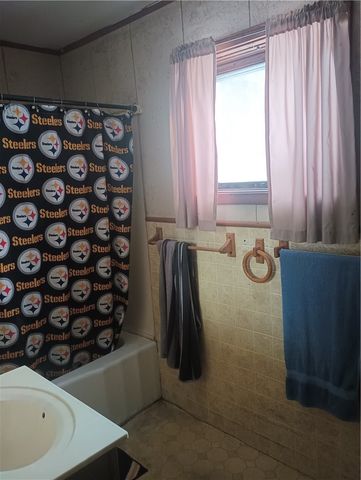 35 Sherrard Avenue, Hempfield Twp, PA 16125