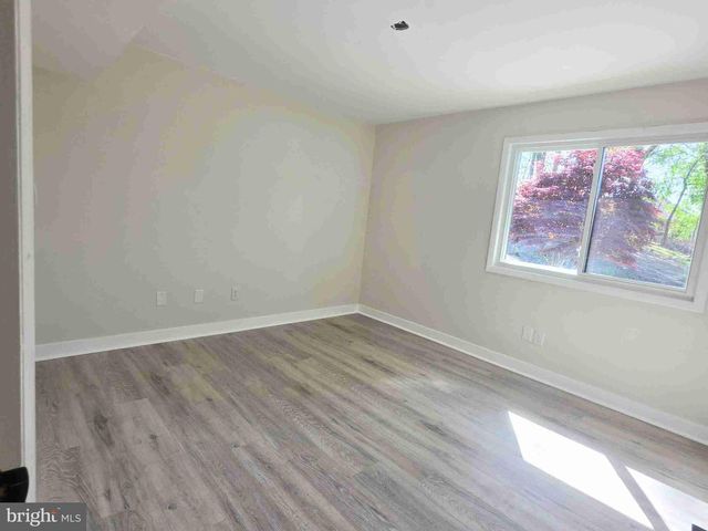 8229 CAGLE RD, Fort Washington, MD 20744