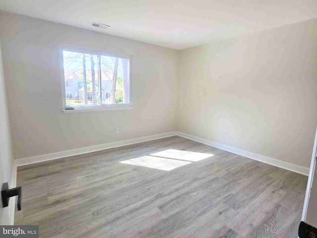 8229 CAGLE RD, Fort Washington, MD 20744