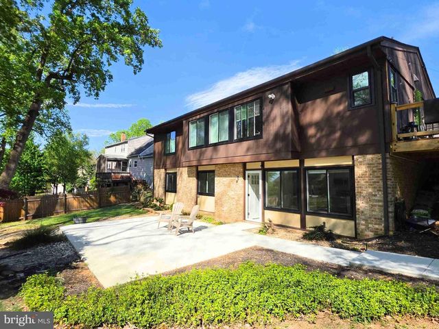 8229 CAGLE RD, Fort Washington, MD 20744
