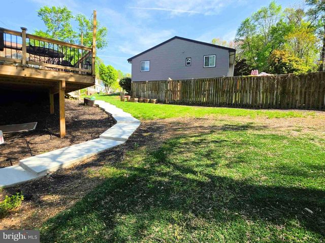 8229 CAGLE RD, Fort Washington, MD 20744