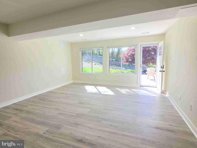 8229 CAGLE RD, Fort Washington, MD 20744
