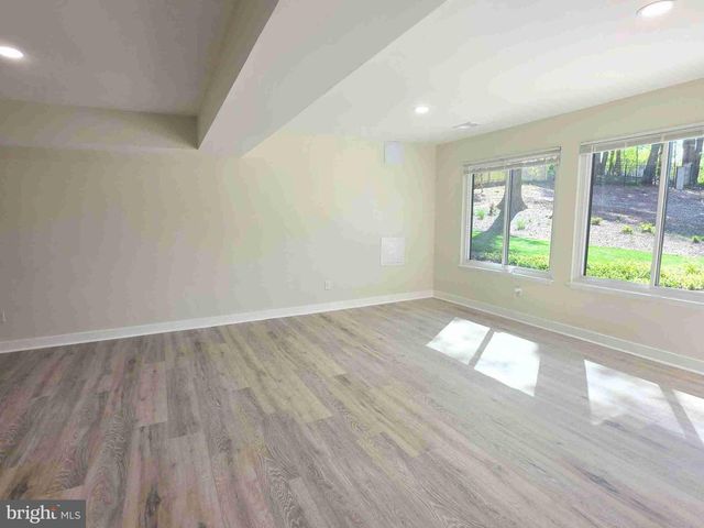 8229 CAGLE RD, Fort Washington, MD 20744