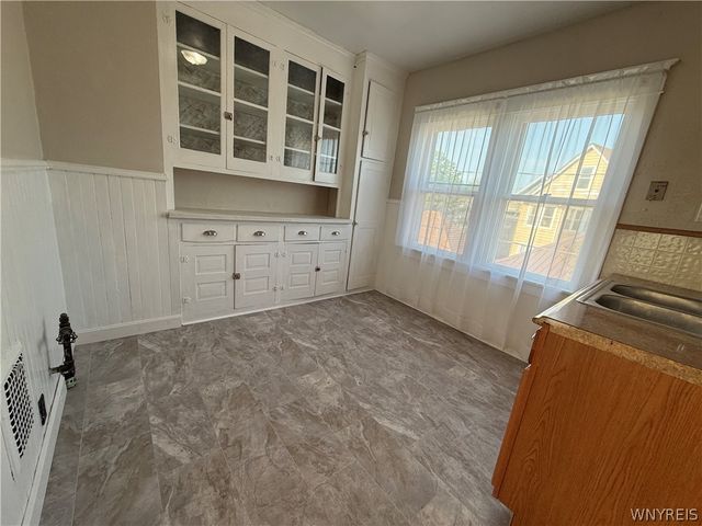 22 Briggs Avenue, Buffalo, NY 14207