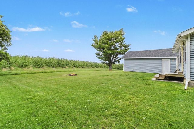 4331 10 Mile Road NW, Sparta, MI 49345