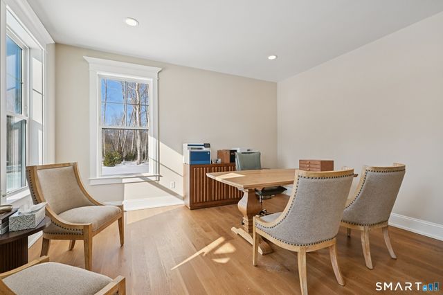 1 Twin Valley Road, East Lyme, CT 06333