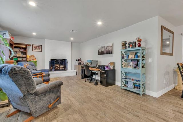 1312 Kingston Drive, Yukon, OK 73099