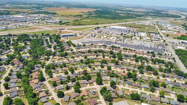 1312 Kingston Drive, Yukon, OK 73099