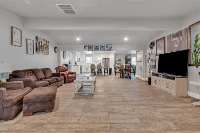 1312 Kingston Drive, Yukon, OK 73099