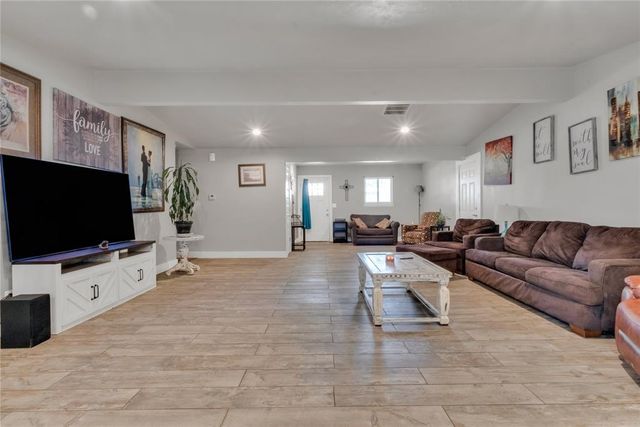 1312 Kingston Drive, Yukon, OK 73099