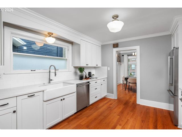 1923 Se 50TH Ave, Portland, OR 97215