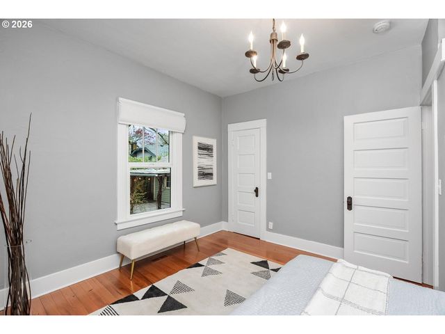 1923 Se 50TH Ave, Portland, OR 97215