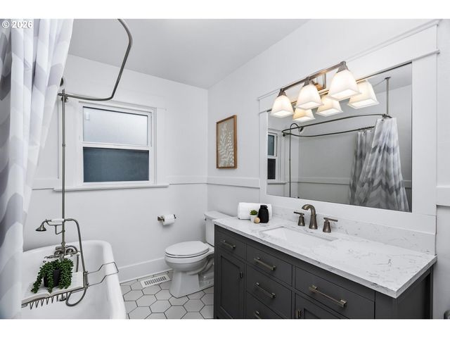 1923 Se 50TH Ave, Portland, OR 97215