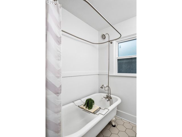 1923 Se 50TH Ave, Portland, OR 97215