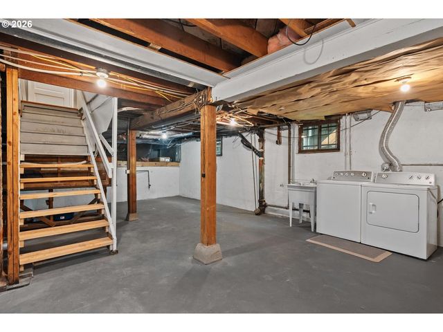 1923 Se 50TH Ave, Portland, OR 97215