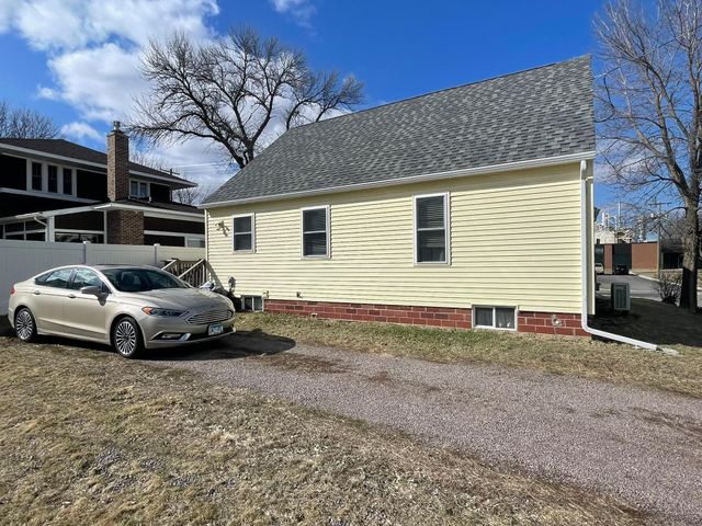 755 Chestnut Street, Dawson, MN 56232