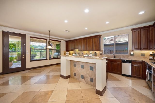 620 Castle Oaks Dr, Ione, CA 95640