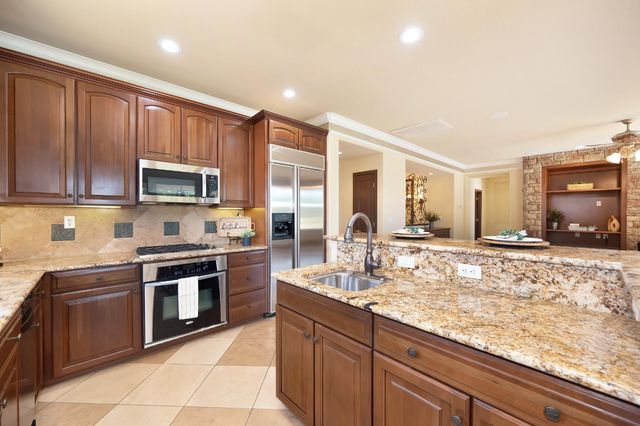 620 Castle Oaks Dr, Ione, CA 95640