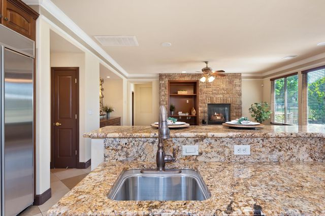 620 Castle Oaks Dr, Ione, CA 95640