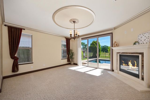 620 Castle Oaks Dr, Ione, CA 95640